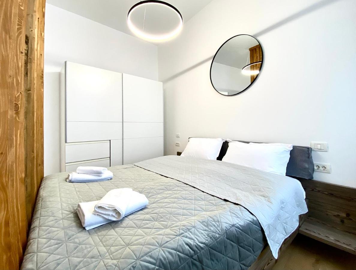 Apartament House