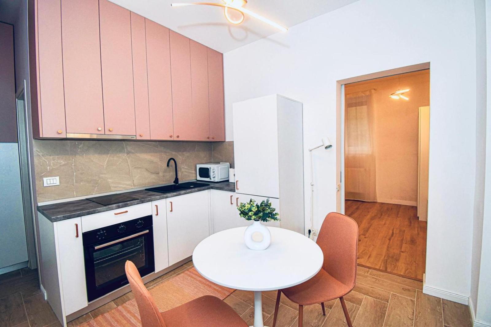 Apartament House *